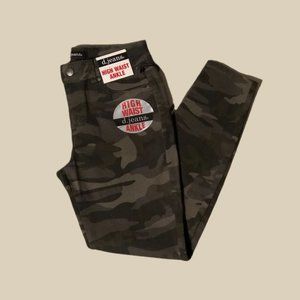 Camo High-Waist Ankle Skinny Jeans Size 4
